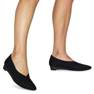 L’amour Des Pieds shoes. Knitted Bertin woven, stretch fabric slip on flats.